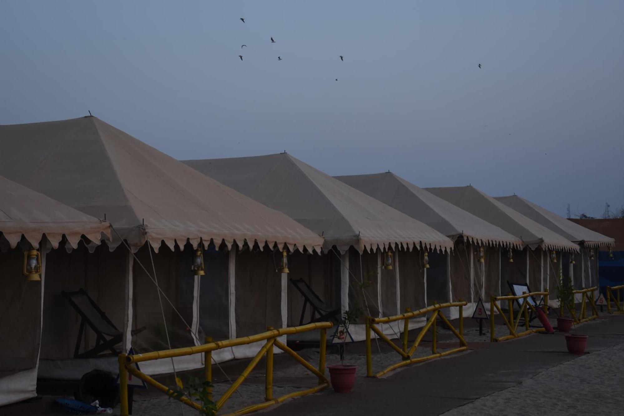 White Sands Bay Mandvi Bagian luar foto