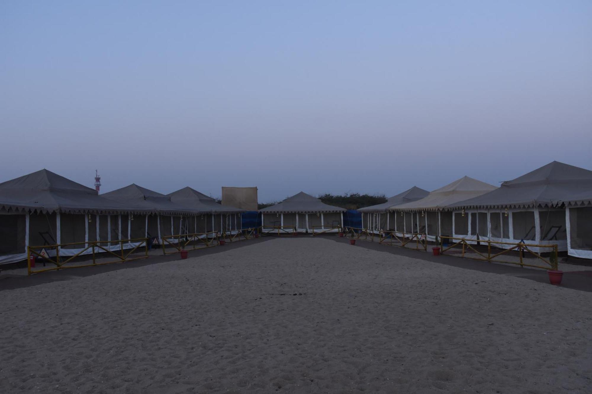 White Sands Bay Mandvi Bagian luar foto