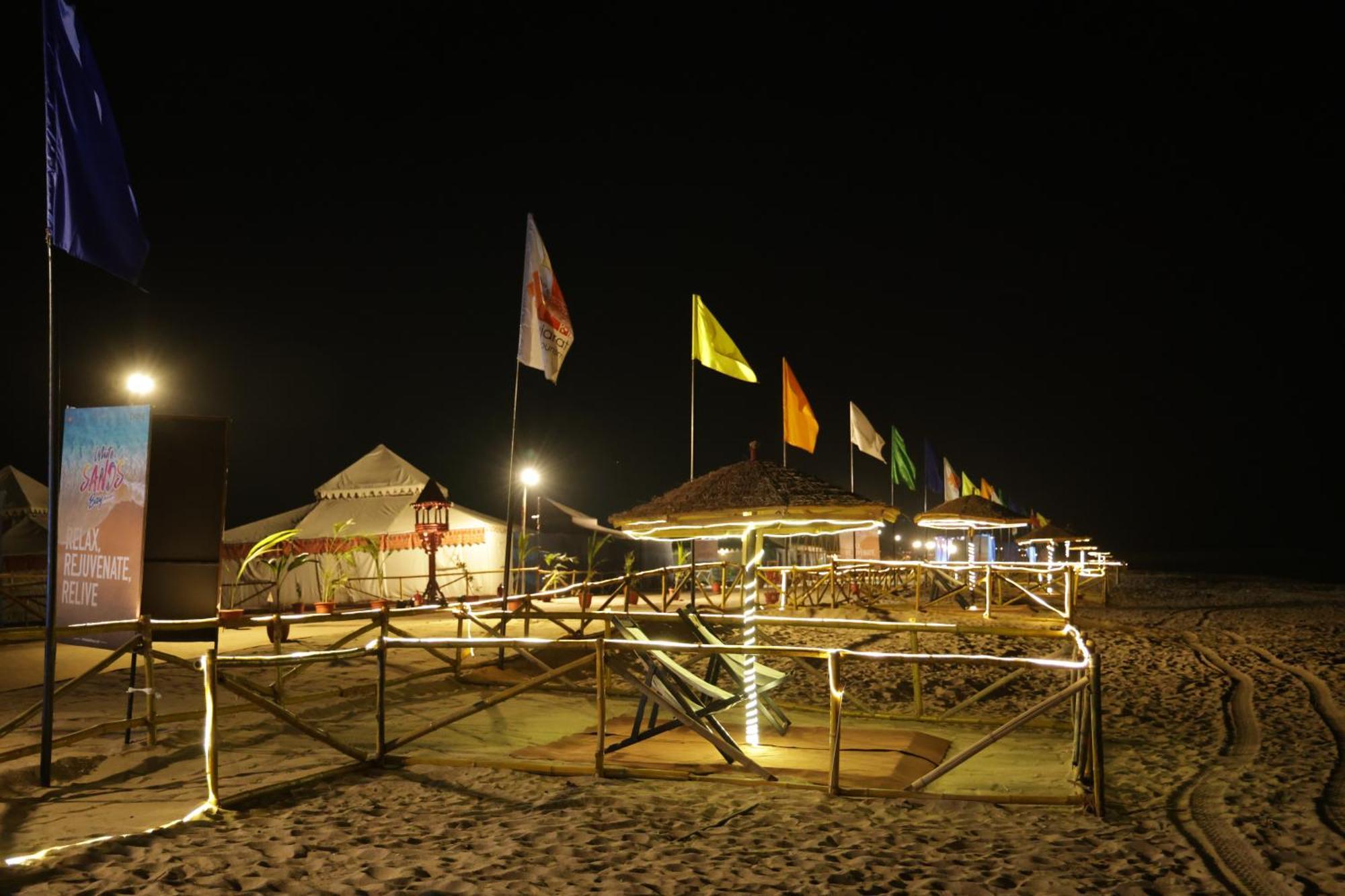 White Sands Bay Mandvi Bagian luar foto
