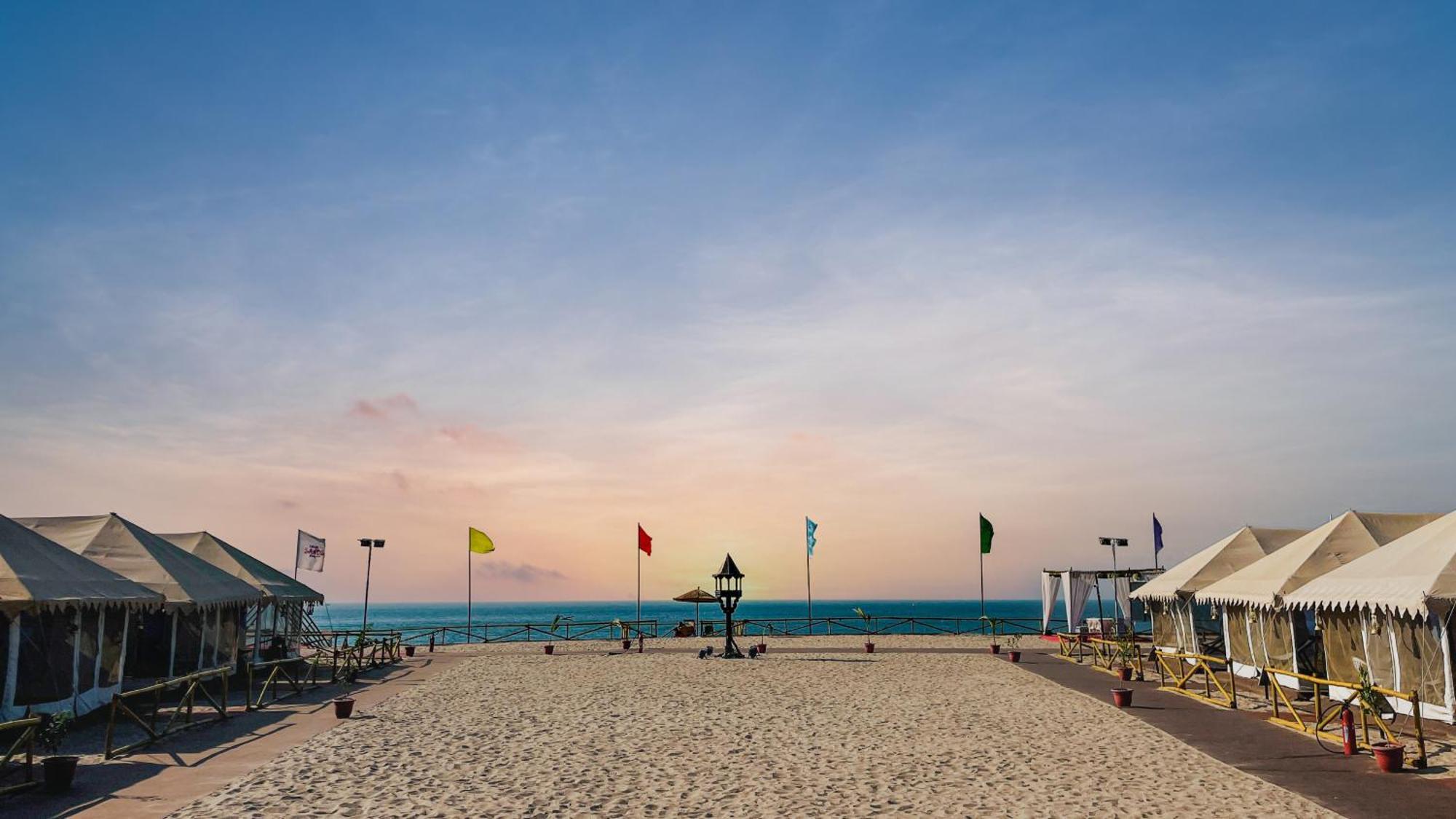 White Sands Bay Mandvi Bagian luar foto